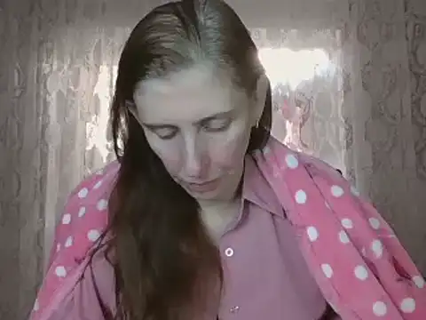 CandiCole online show from 10-28-25, 05:22