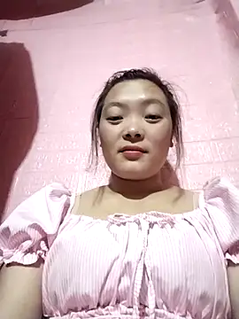 Snapshot of Thuyta chatting on 09-13-25, 01:16 Thuyta online show from 09-13-25, 01:16