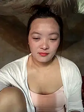 Snapshot of Thuyta chatting on 09-24-25, 12:58 Thuyta online show from 09-24-25, 12:58