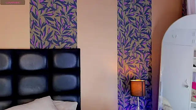  DantFox  online show from 10-10-25, 02:54