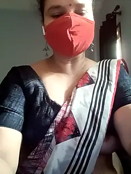 Snapshot of Tamil_Sivani chatting on 06-16-26, 03:31 Tamil Sivani online show from 06-16-26, 03:31