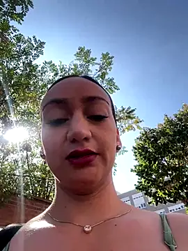 Ninabigtitied online show from 09-16-25, 09:43