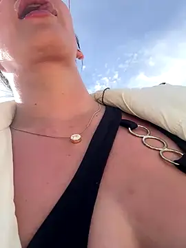 Ninabigtitied online show from 09-27-25, 10:53