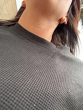 Ninabigtitied online show from 12-21-25, 02:24