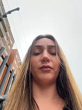 Ninabigtitied online show from 05-21-26, 08:05