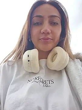 Ninabigtitied online show from 07-18-26, 02:54