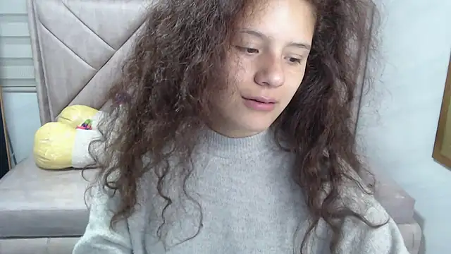 Snapshot of Velvet_Moon_V chatting on 09-19-25, 01:12 Velvet Moon V online show from 09-19-25, 01:12