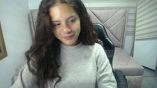 Snapshot of Velvet_Moon_V chatting on 10-07-25, 01:08 Velvet Moon V online show from 10-07-25, 01:08