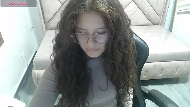 Velvet Moon V online show from 03-30-26, 07:37