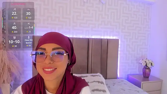 Snapshot of naishaa_ chatting on 07-09-26, 06:34 naishaa online show from 07-09-26, 06:34