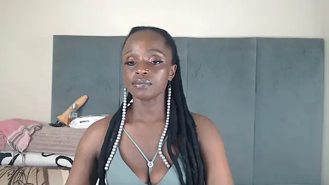 Jah-Queen online show from 09-17-25, 05:58