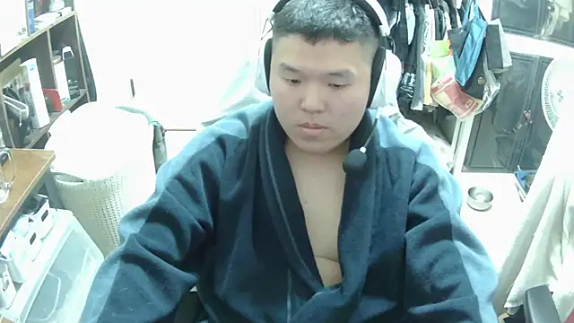 Snapshot of chuck00095 chatting on 02-15-26, 12:47 chuck00095 online show from 02-15-26, 12:47