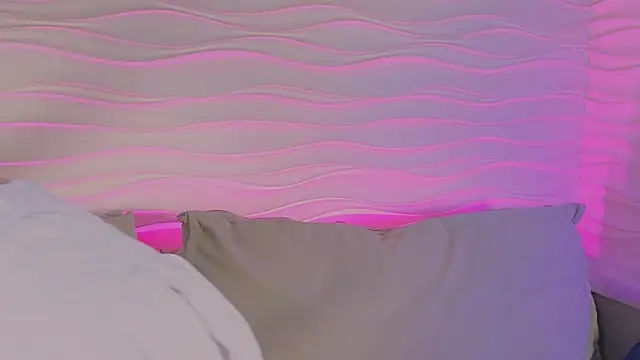 madi snow online show from 10-26-25, 05:24