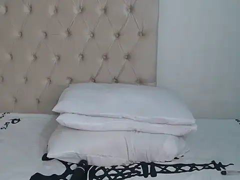 Snapshot of Lolly_Ramochele chatting on 10-05-25, 02:04 Lolly Ramochele online show from 10-05-25, 02:04