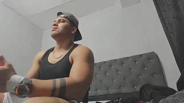 evan hardy online show from 10-08-25, 03:26