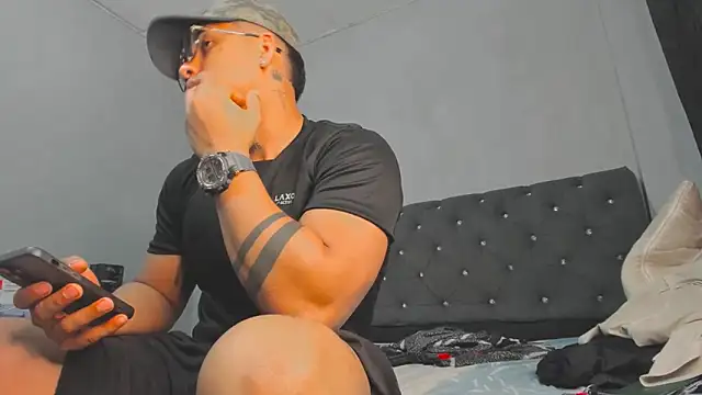 evan hardy online show from 10-20-25, 03:07