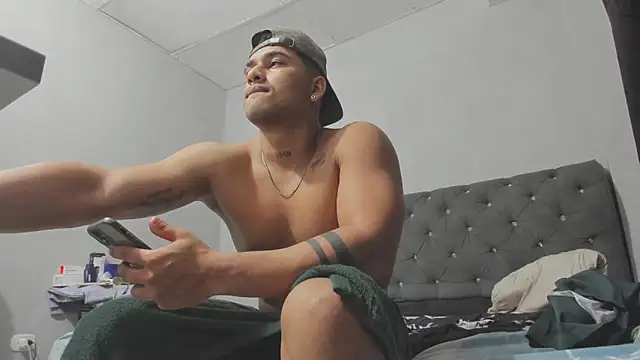 evan hardy online show from 10-22-25, 03:51