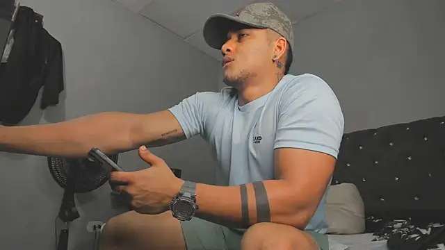 evan hardy online show from 10-31-25, 02:56