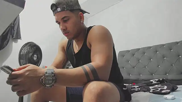 evan hardy online show from 11-05-25, 03:06