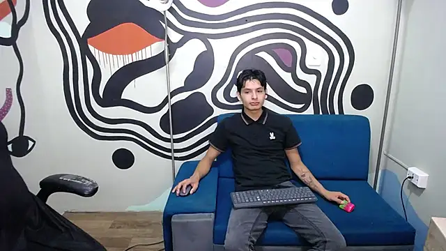 Luca vega online show from 11-07-25, 01:22