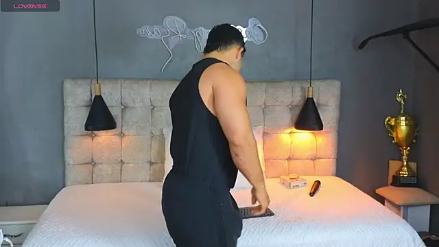 Horny nick18 online show from 01-08-26, 11:34