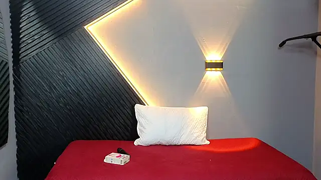 Horny nick18 online show from 02-25-26, 12:15