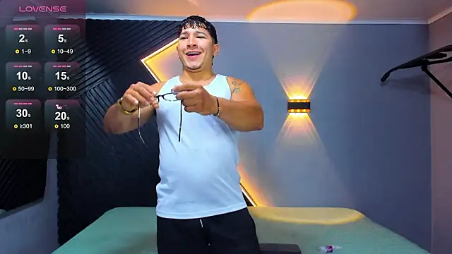 Horny nick18 online show from 03-10-26, 11:48