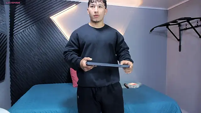 Horny nick18 online show from 03-19-26, 11:47