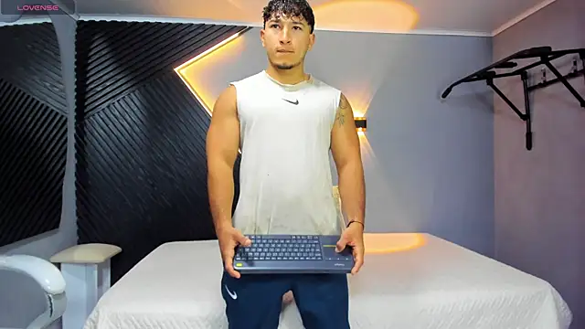 Horny nick18 online show from 04-21-26, 11:27