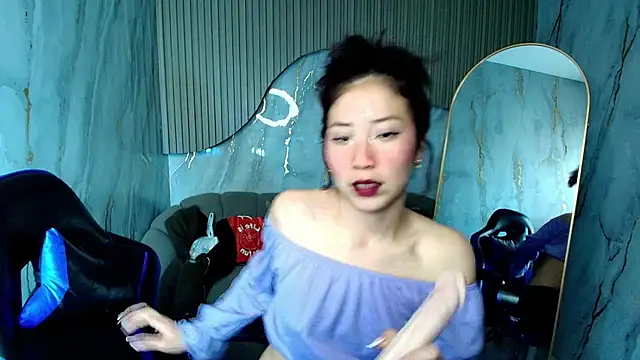 valentina r  online show from 11-24-25, 03:17