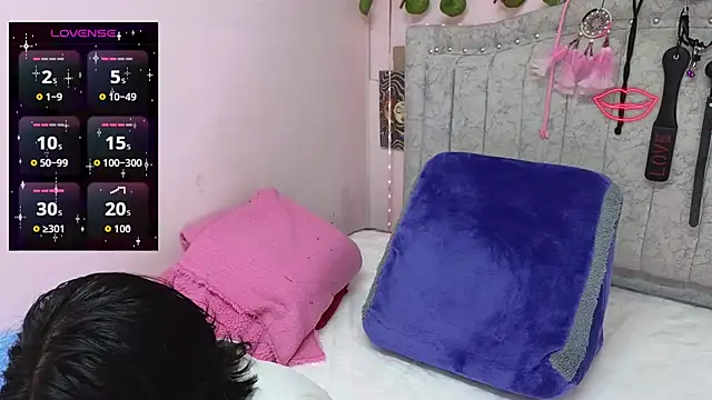 katalinathxandbritney1 online show from 09-19-25, 09:15