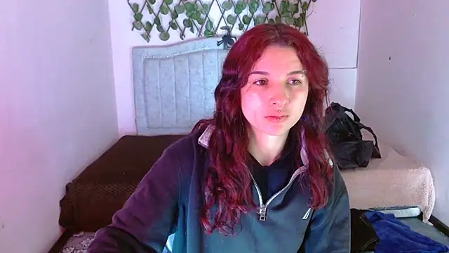 katalinathxandbritney1 online show from 12-17-25, 02:28