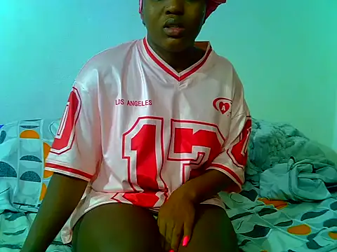 SweetHoney21  online show from 06-11-26, 05:38
