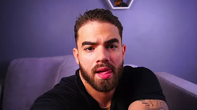 Snapshot of Paul_Phoenix chatting on 12-21-25, 08:27 Paul Phoenix online show from 12-21-25, 08:27