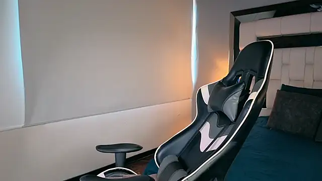 Adhara7 online show from 03-17-26, 08:01