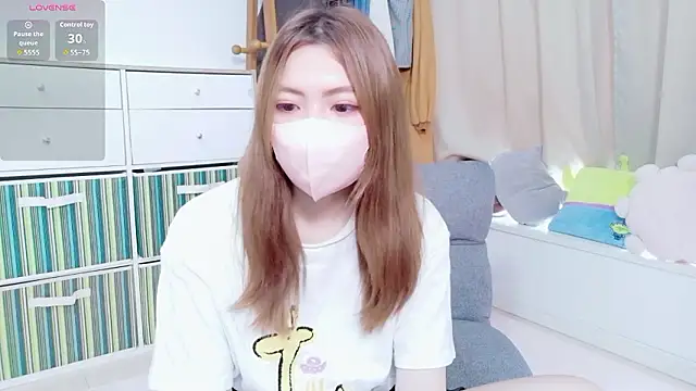 Snapshot of Fuwa_chan chatting on 06-23-26, 02:09 Fuwa chan online show from 06-23-26, 02:09