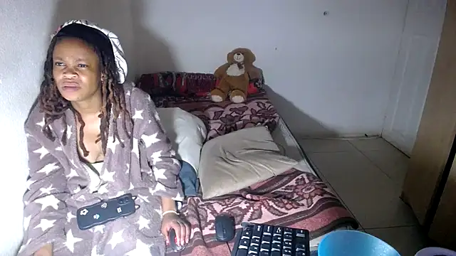 Snapshot of EbonyEssence chatting on 04-15-26, 07:58 EbonyEssence online show from 04-15-26, 07:58