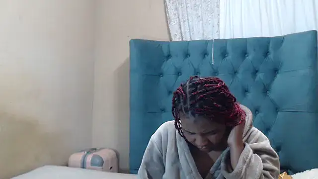 Snapshot of EbonyEssence chatting on 05-10-26, 08:25 EbonyEssence online show from 05-10-26, 08:25