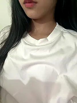 Snapshot of Desi_sara chatting on 09-12-25, 02:50 Desi sara online show from 09-12-25, 02:50