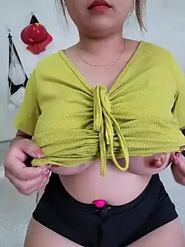 Snapshot of Akira_sera chatting on 10-18-25, 03:09 Akira sera online show from 10-18-25, 03:09