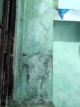 Snapshot of poojam93 chatting on 09-11-25, 01:39 poojam93 online show from 09-11-25, 01:39