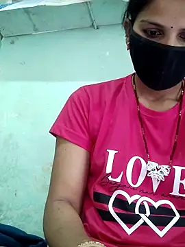 Snapshot of poojam93 chatting on 09-18-25, 02:35 poojam93 online show from 09-18-25, 02:35