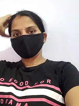 Snapshot of poojam93 chatting on 09-28-25, 11:37 poojam93 online show from 09-28-25, 11:37