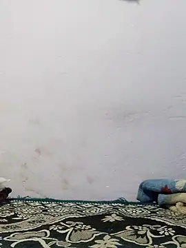 Snapshot of poojam93 chatting on 10-17-25, 01:35 poojam93 online show from 10-17-25, 01:35