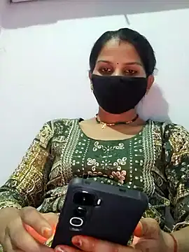 Snapshot of poojam93 chatting on 10-18-25, 03:57 poojam93 online show from 10-18-25, 03:57