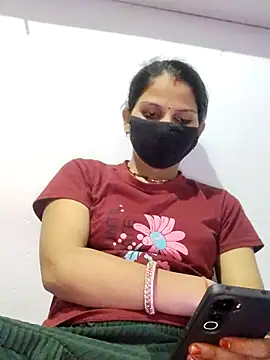 Snapshot of poojam93 chatting on 10-27-25, 02:10 poojam93 online show from 10-27-25, 02:10