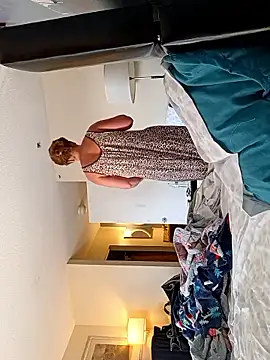 sarahkat86 online show from 12-20-25, 01:51