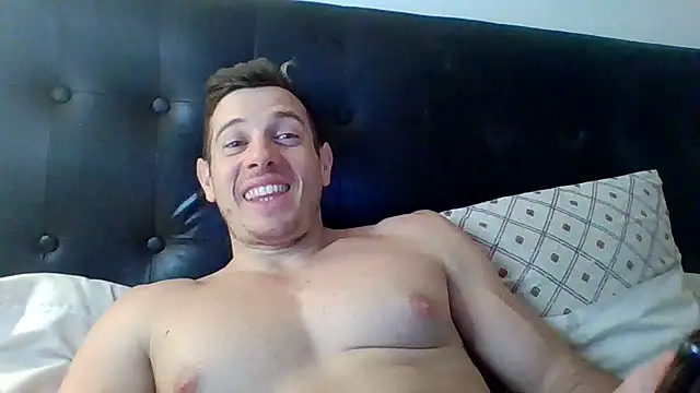 Snapshot of luca23millo90 chatting on 09-13-25, 03:06 luca23millo90 online show from 09-13-25, 03:06