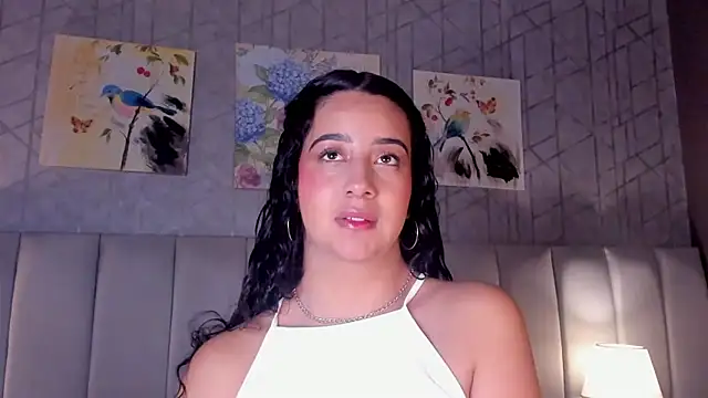 Snapshot of BellaSwwan chatting on 10-02-25, 01:18 BellaSwwan online show from 10-02-25, 01:18