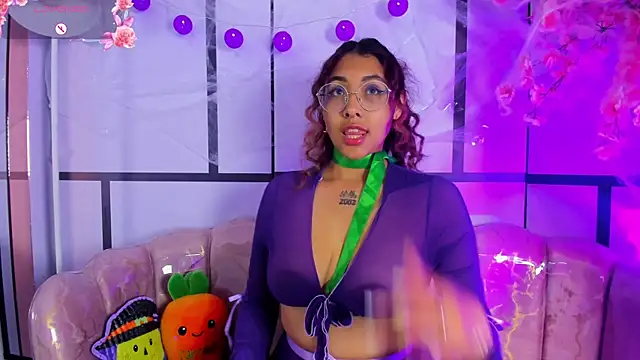 Snapshot of Olivejoness chatting on 10-23-25, 05:18 Olivejoness online show from 10-23-25, 05:18